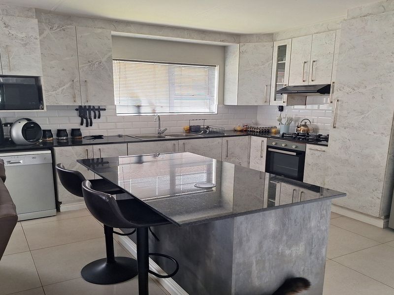 DREAM HOME FOR  A SMALL FAMILY OR DOWNSIZERS - Photo 5