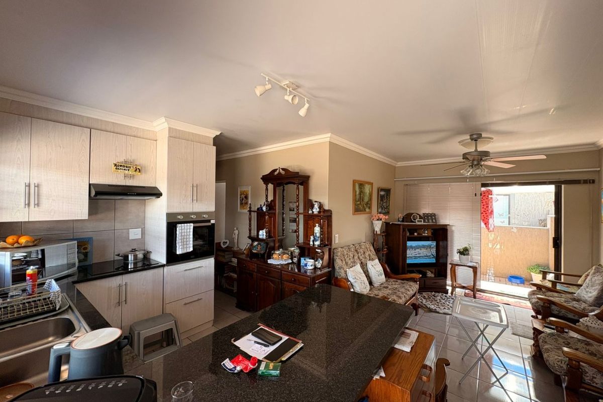 Modern Two-Bedroom, Two Bathroom Flat in Sought-After Anistemi Retirement Village, Klerksdorp - Photo 4