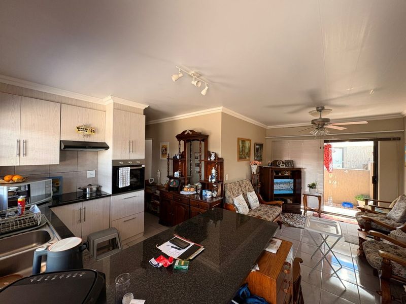 Modern Two-Bedroom, Two Bathroom Flat in Sought-After Anistemi Retirement Village, Klerksdorp - Photo 4