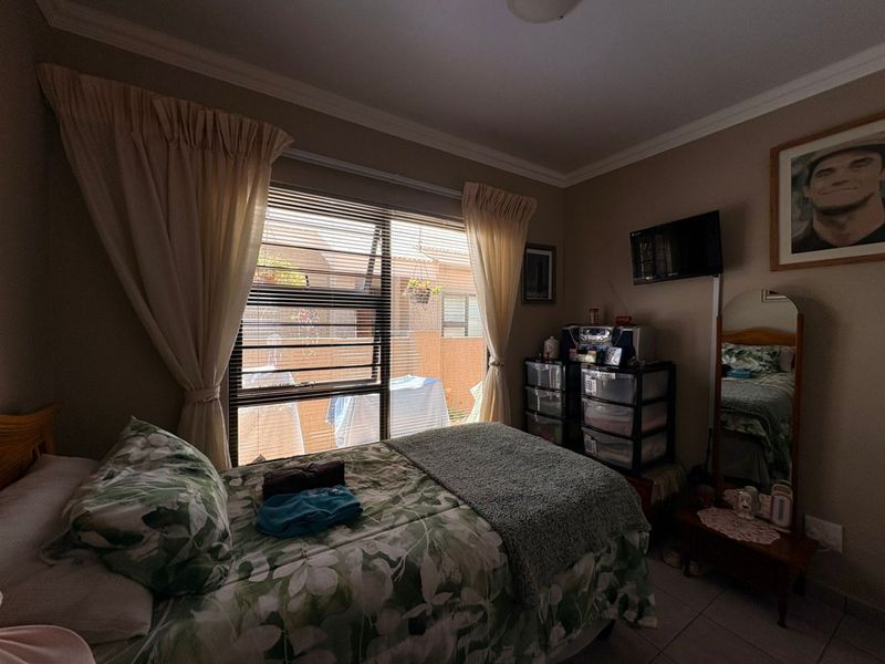 Modern Two-Bedroom, Two Bathroom Flat in Sought-After Anistemi Retirement Village, Klerksdorp - Photo 8