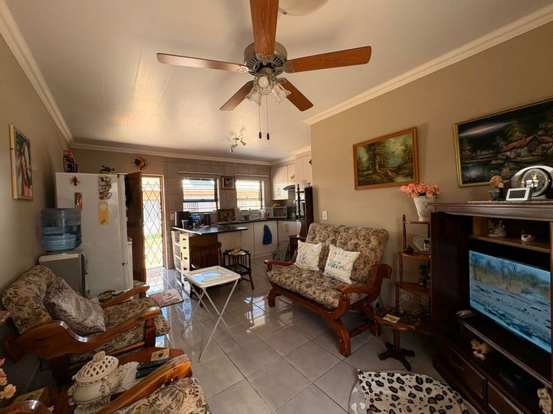 Modern Two-Bedroom, Two Bathroom Flat in Sought-After Anistemi Retirement Village, Klerksdorp - Photo 7