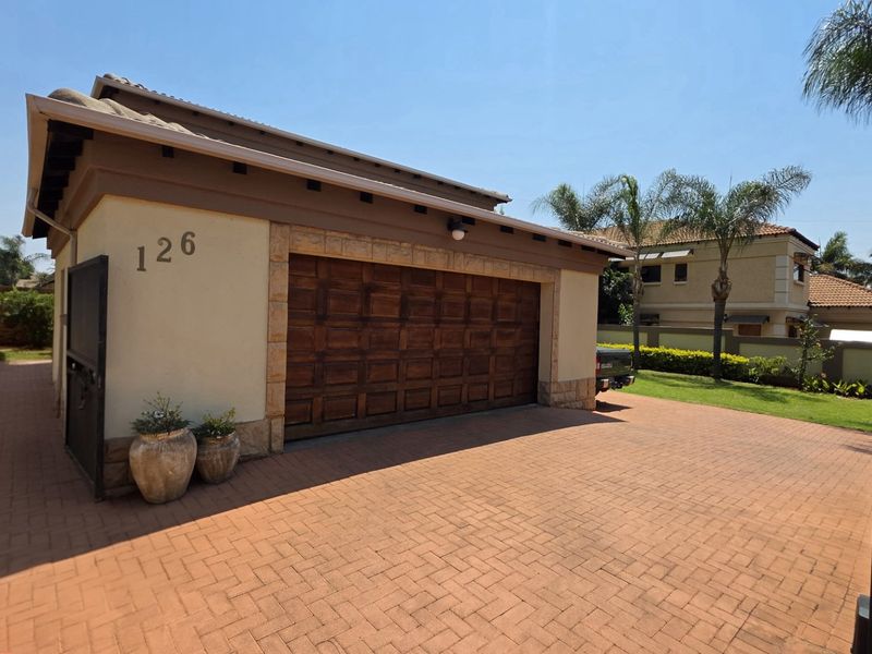 Spacious Family Home in Secure Estate - Photo 7