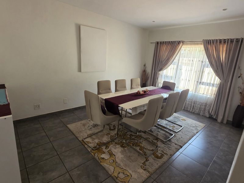 Spacious Family Home in Secure Estate - Photo 3