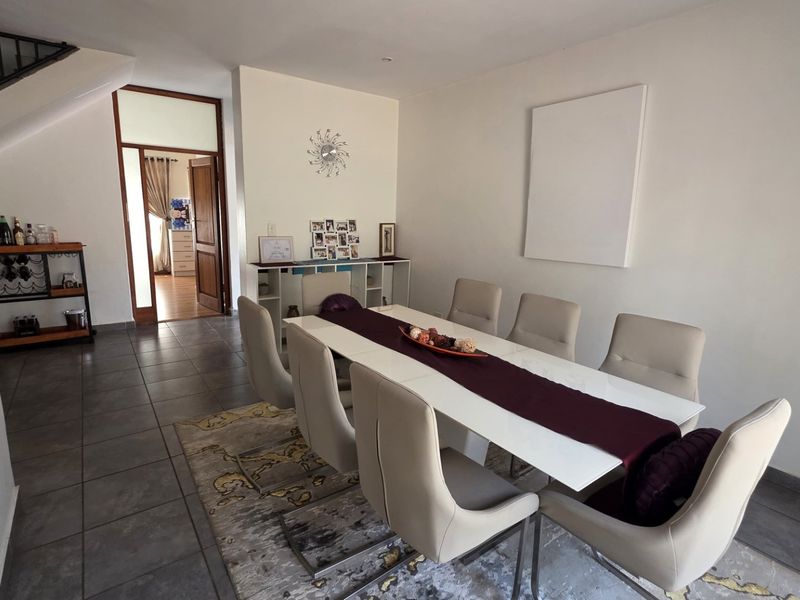 Spacious Family Home in Secure Estate - Photo 2