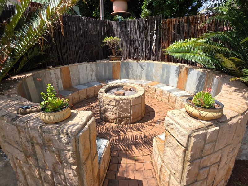 Exceptional Entertainer’s Home with Luxury Features - Photo 10