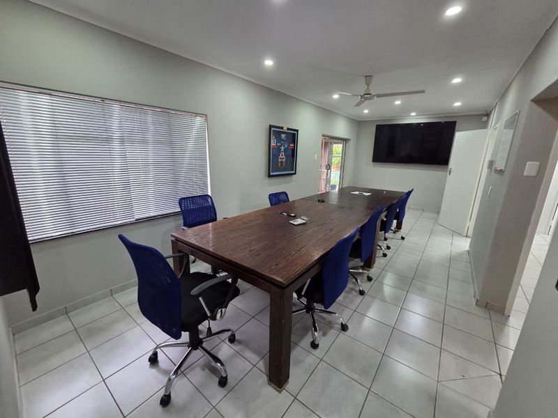 Spacious Versatile Home With Income Potential - Photo 9