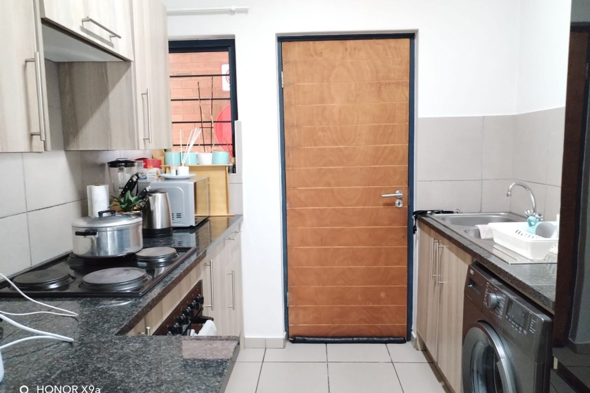 2-bedroom and 1-bathroom ground-floor apartment  - Photo 3