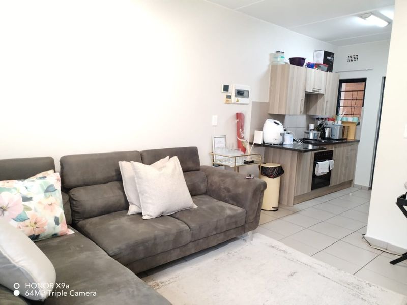 2-bedroom and 1-bathroom ground-floor apartment  - Photo 5