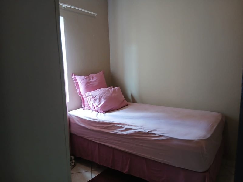 2 Bedroom Apartment in Jabulani Manor - Photo 10