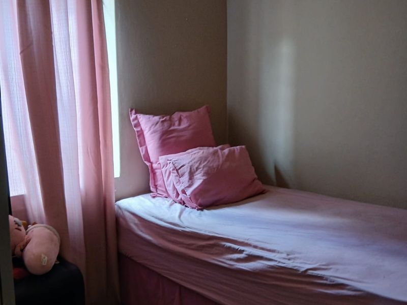 2 Bedroom Apartment in Jabulani Manor - Photo 7