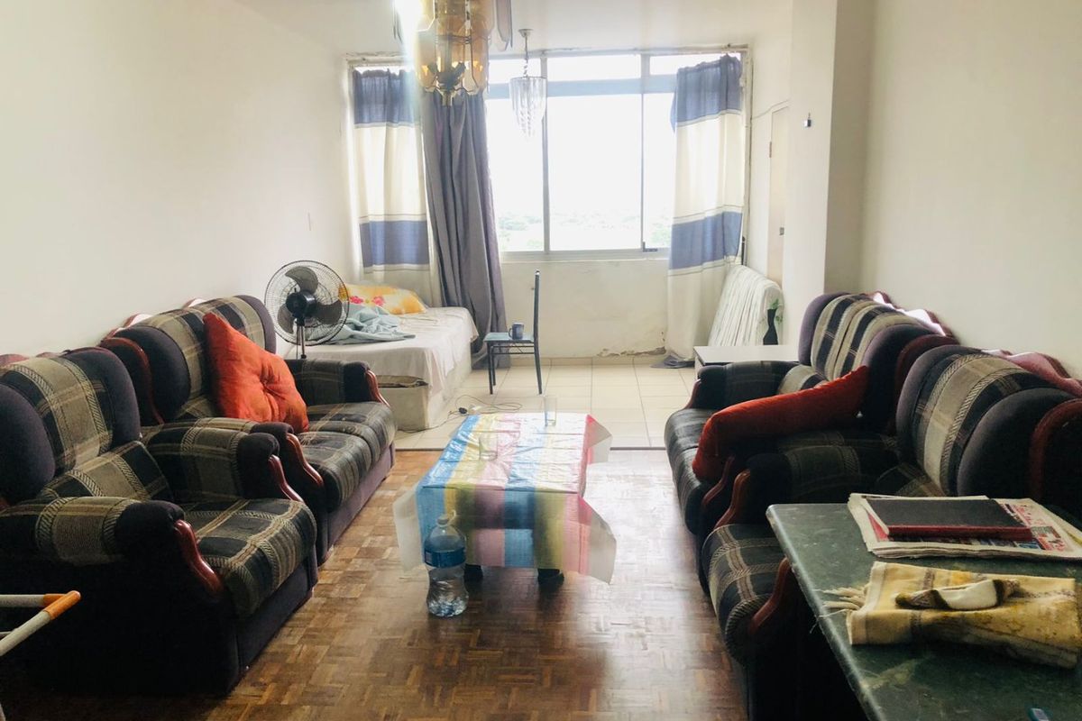 1.5 Bedrooms, 1 Bathroom Apartment For Sale In North Beach, Durban - Photo 2