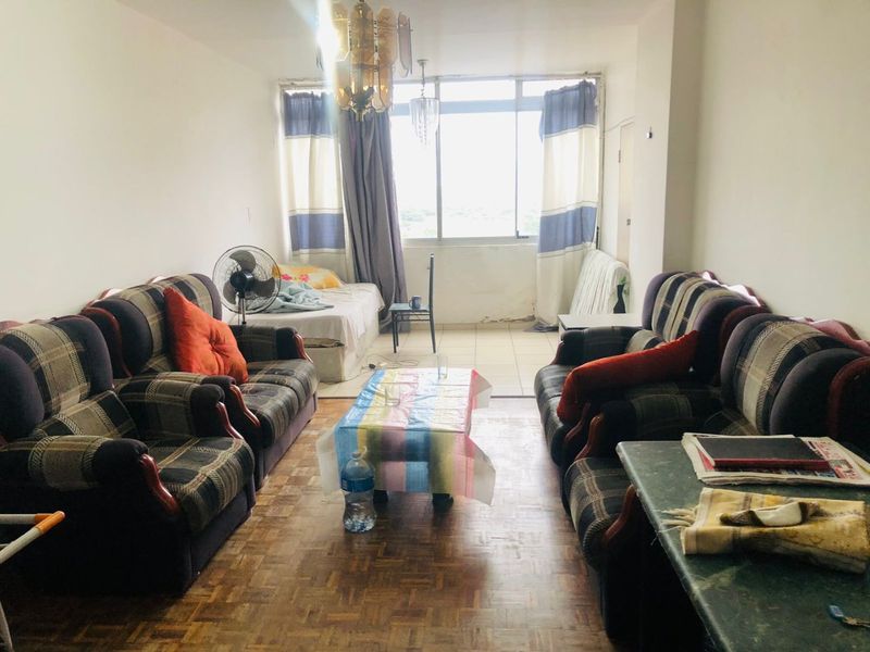 1.5 Bedrooms, 1 Bathroom Apartment For Sale In North Beach, Durban - Photo 2