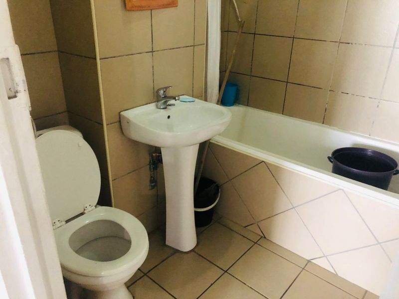 1.5 Bedrooms, 1 Bathroom Apartment For Sale In North Beach, Durban - Photo 9