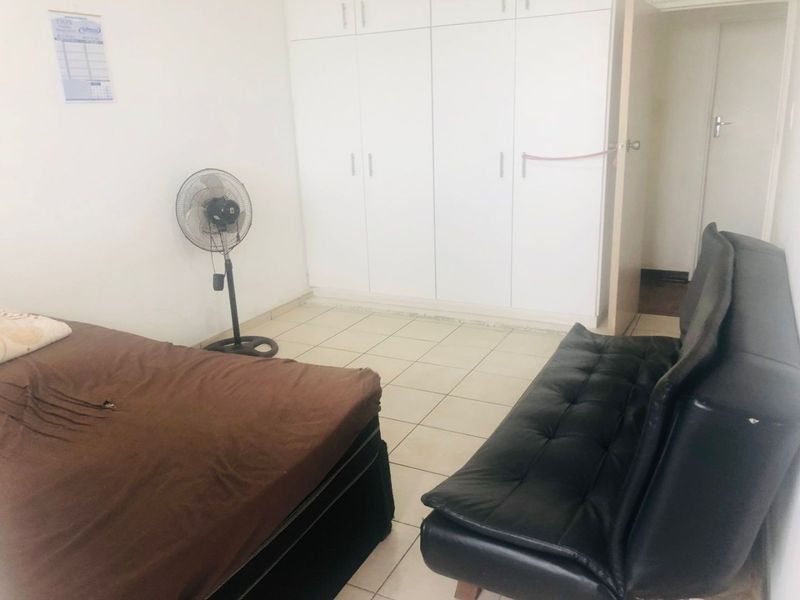 1.5 Bedrooms, 1 Bathroom Apartment For Sale In North Beach, Durban - Photo 6