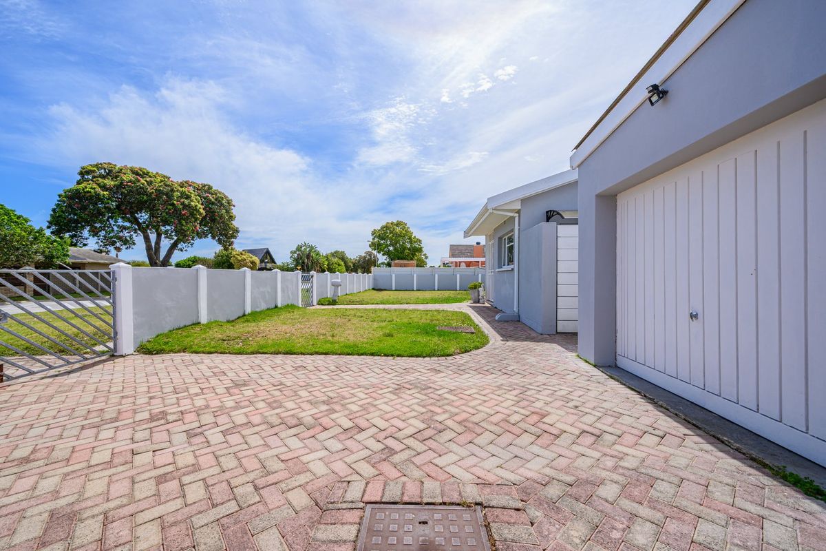 3-Bedroom Home for sale in Rowallan Park - Photo 4