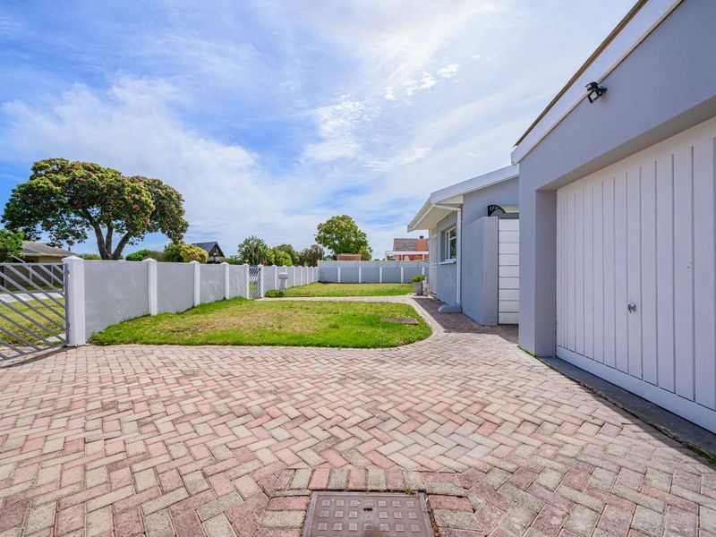 3-Bedroom Home for sale in Rowallan Park - Photo 4