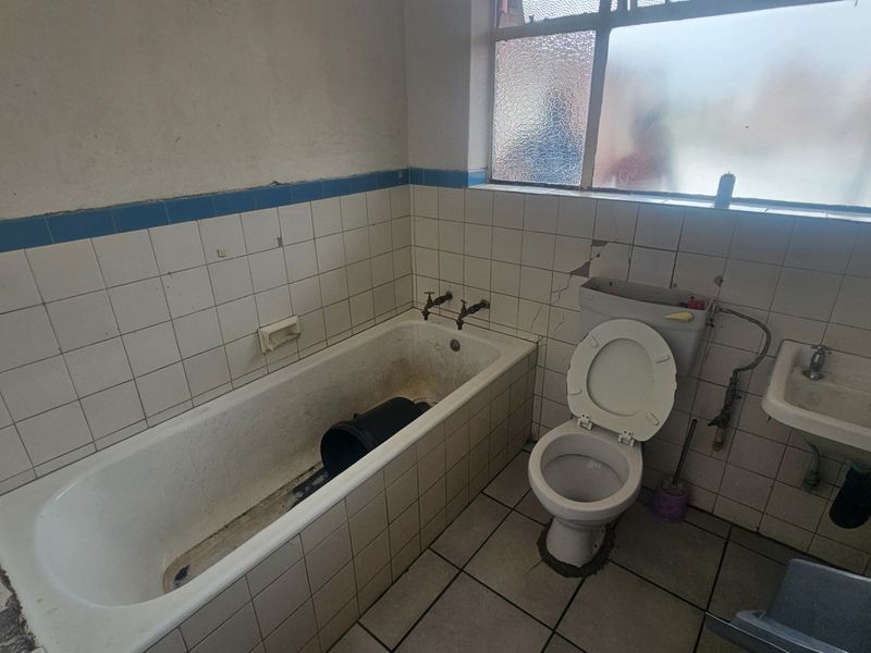 Retail and Residential Mixed building in Pretoria CBD 13% ROI - Photo 3