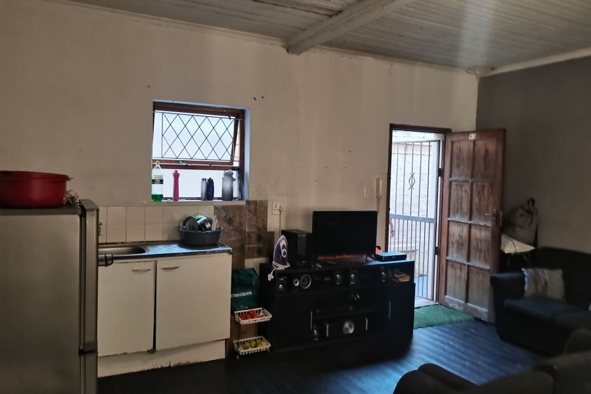 Batchelor flat for sale in Central - Photo 5