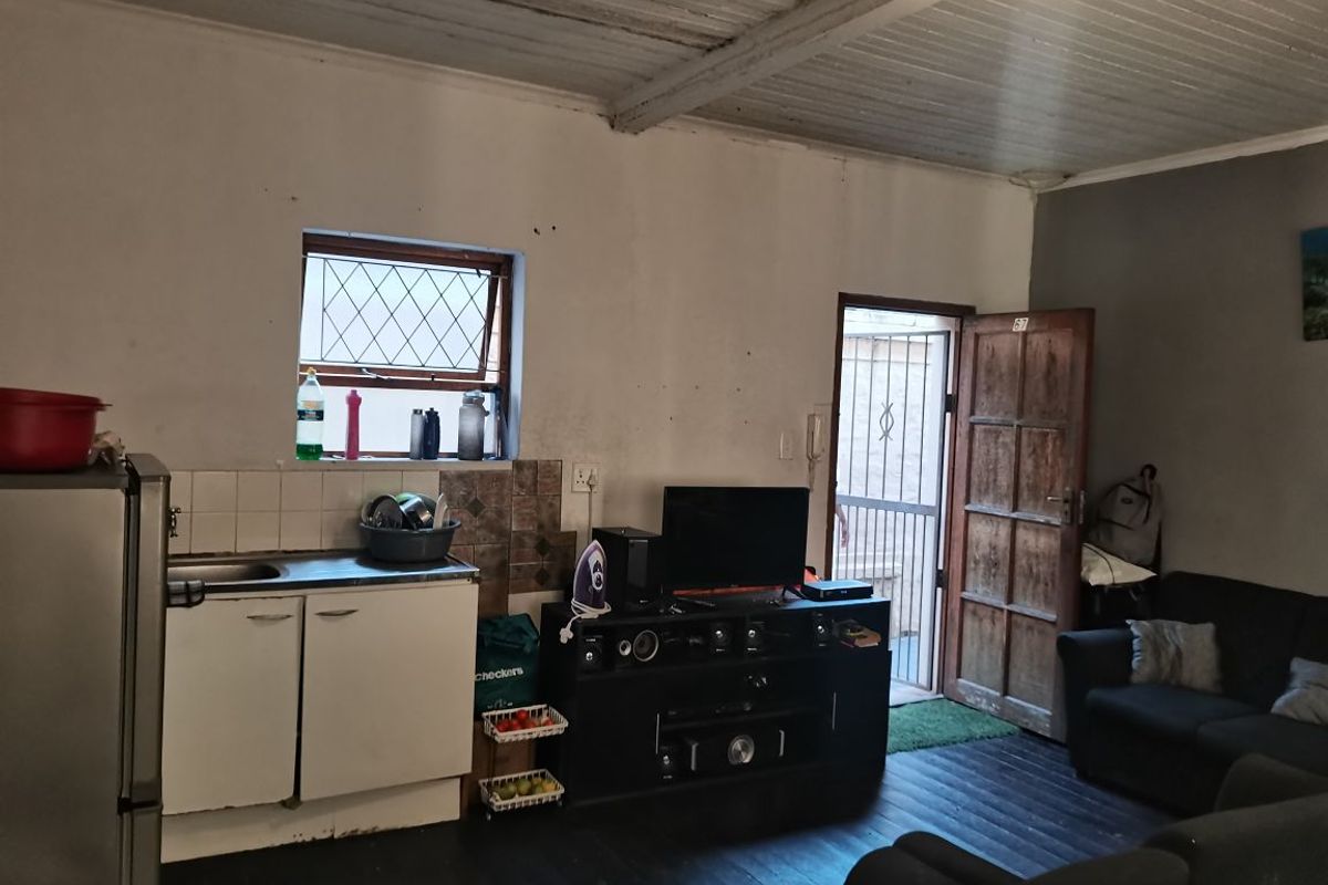 Batchelor flat for sale in Central - Photo 4