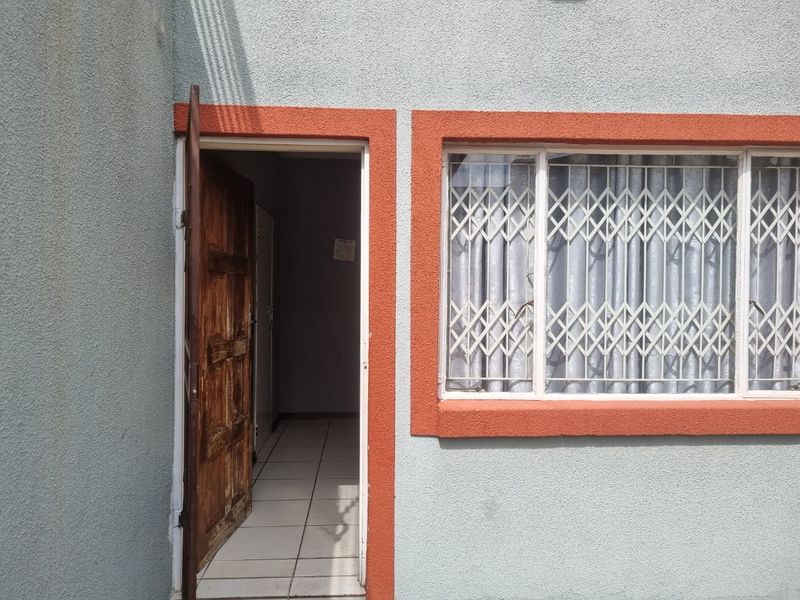 THREE BEDROOM DUPLEX TOWNHOUSE IN MOREGLOED POLOKWANE - Photo 6