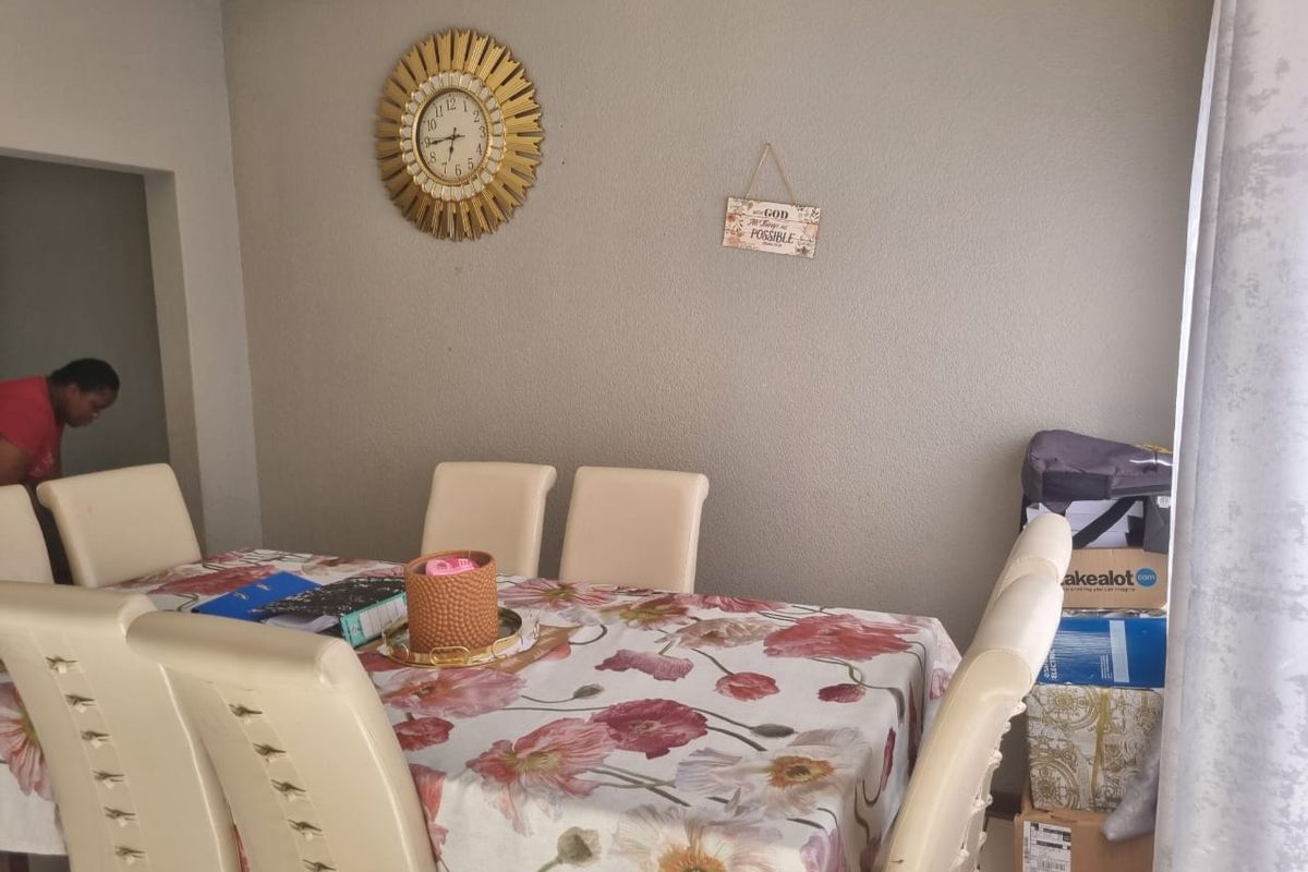 THREE BEDROOM DUPLEX TOWNHOUSE IN MOREGLOED POLOKWANE - Photo 4