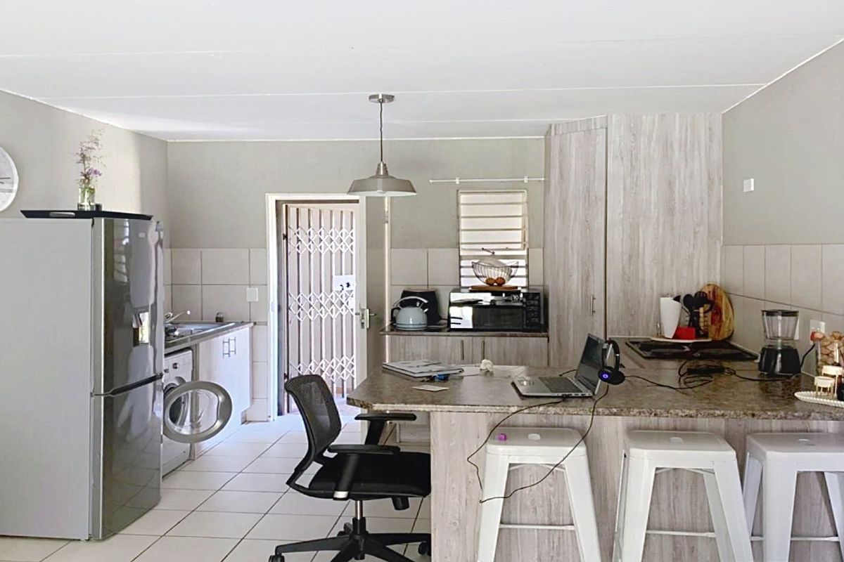 2 Bedroom Apartment For Sale – Wilgeheuwel, Roodepoort, Gauteng - Photo 3