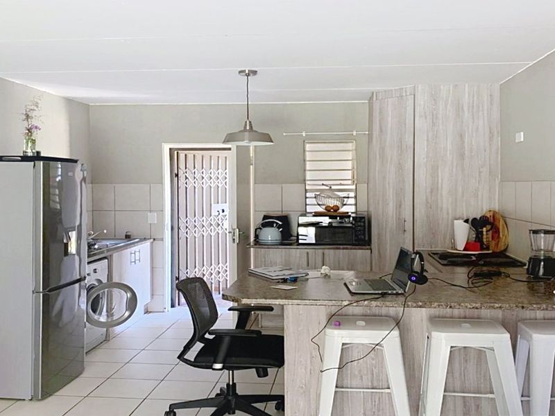 2 Bedroom Apartment For Sale – Wilgeheuwel, Roodepoort, Gauteng - Photo 3