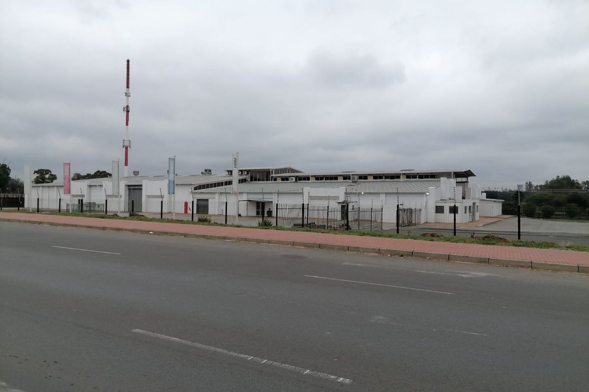 4750 SQUARE METERS COMMERCIAL BUSINESS PROPERTY FOR RENTAL - Photo 2