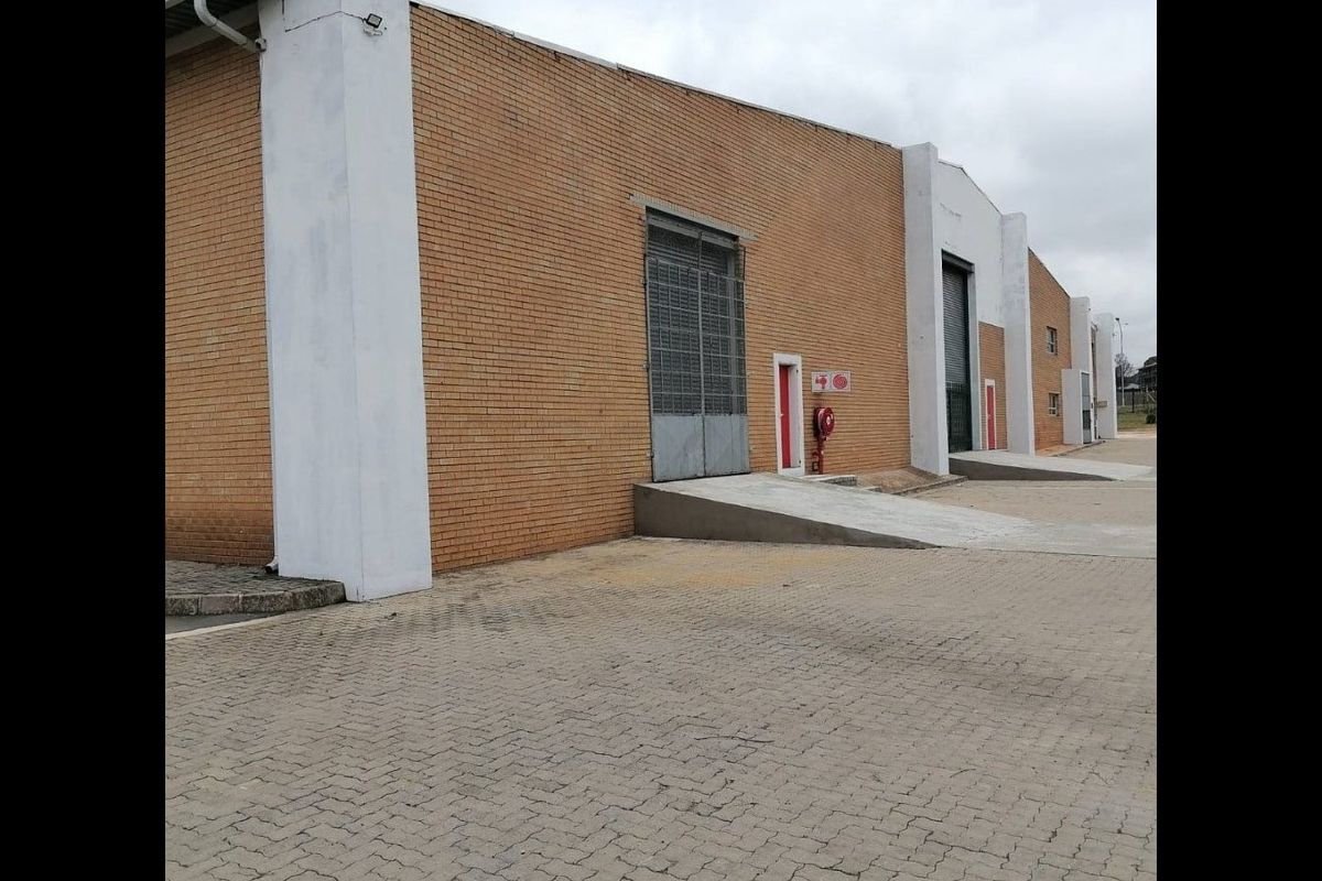 4750 SQUARE METERS COMMERCIAL BUSINESS PROPERTY FOR RENTAL - Photo 2