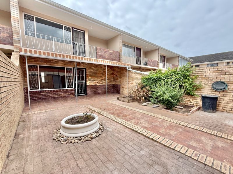 Neat, secure an very spacious  - Photo 2