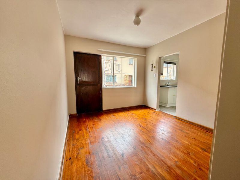 Neat, secure an very spacious  - Photo 10