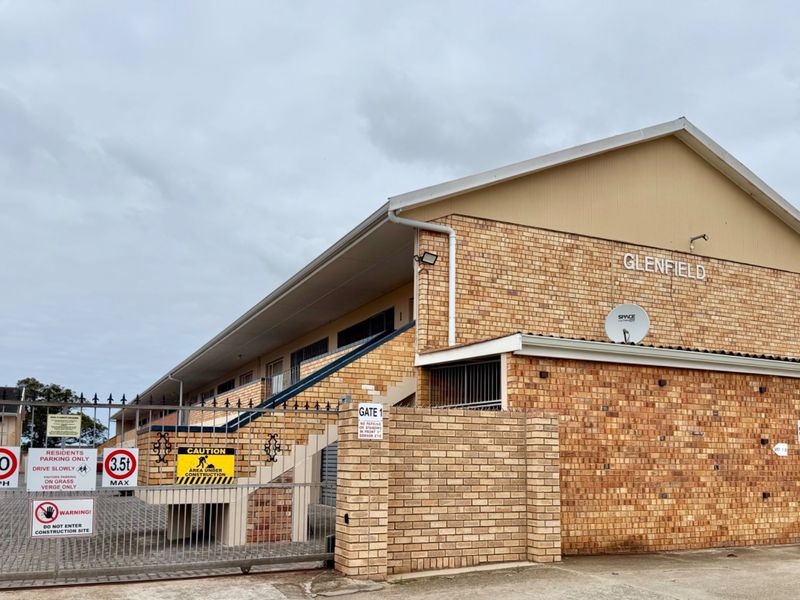 Neat, secure an very spacious  - Photo 7