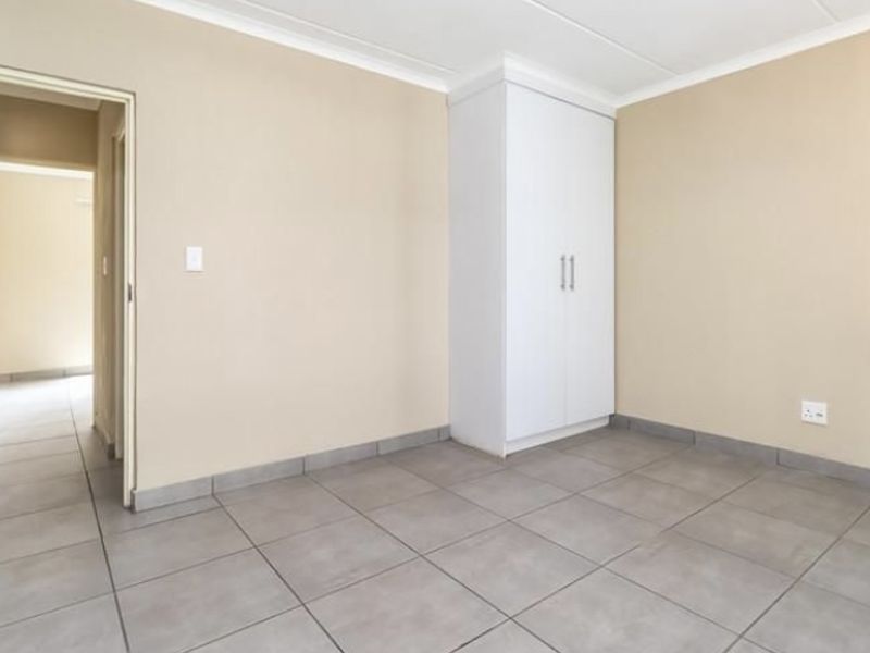 Nice and cozy secure Duplex - Photo 9