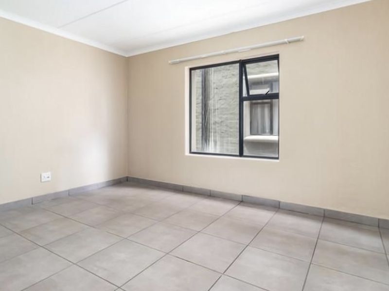 Nice and cozy secure Duplex - Photo 6