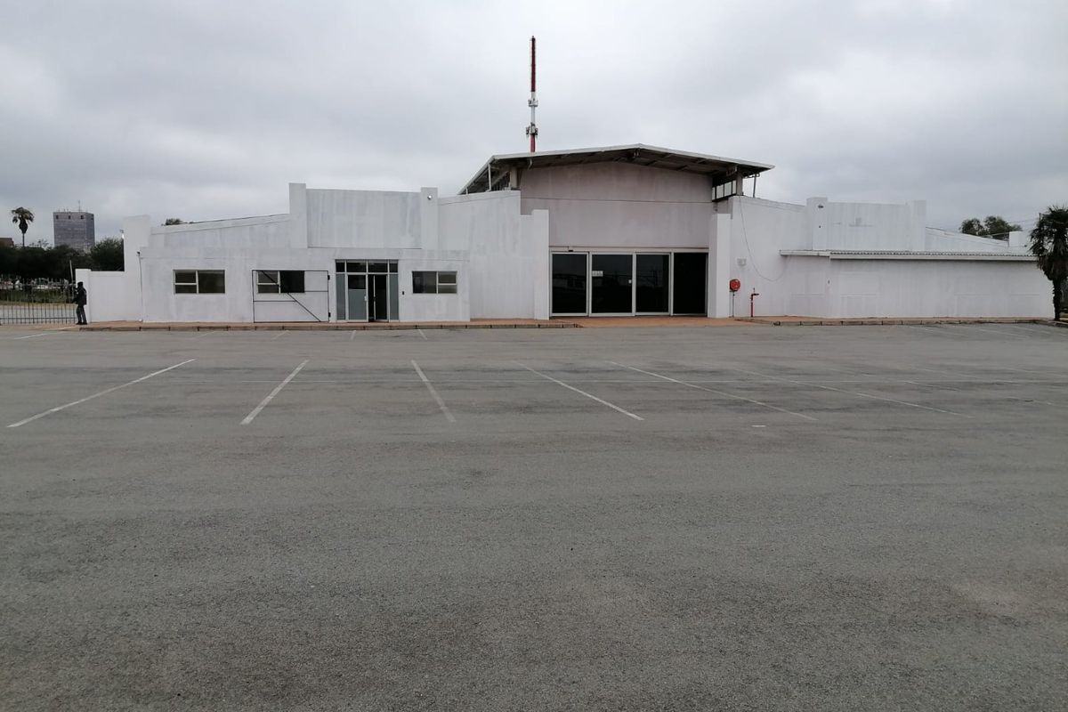 4650 SQUARE METERS COMMERCIAL BUSINESS PROPERTY FOR RENTAL - Photo 3