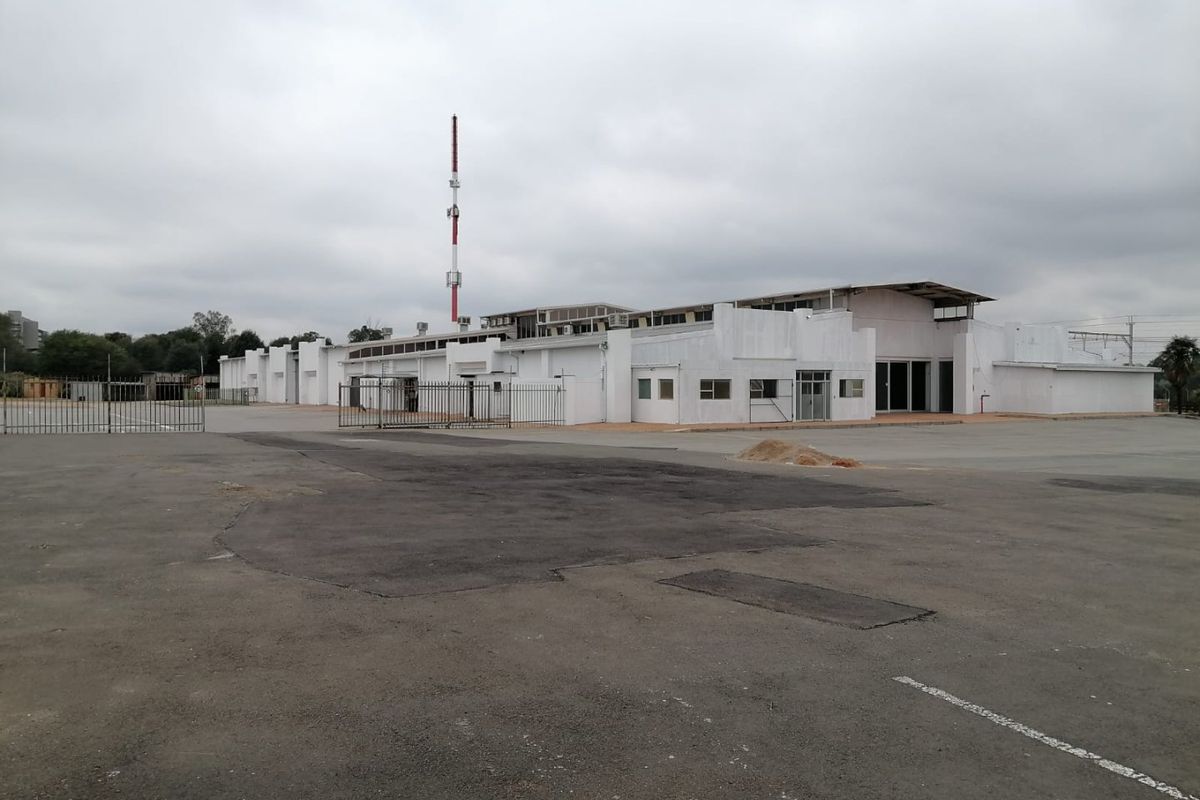 4650 SQUARE METERS COMMERCIAL BUSINESS PROPERTY FOR RENTAL - Photo 2