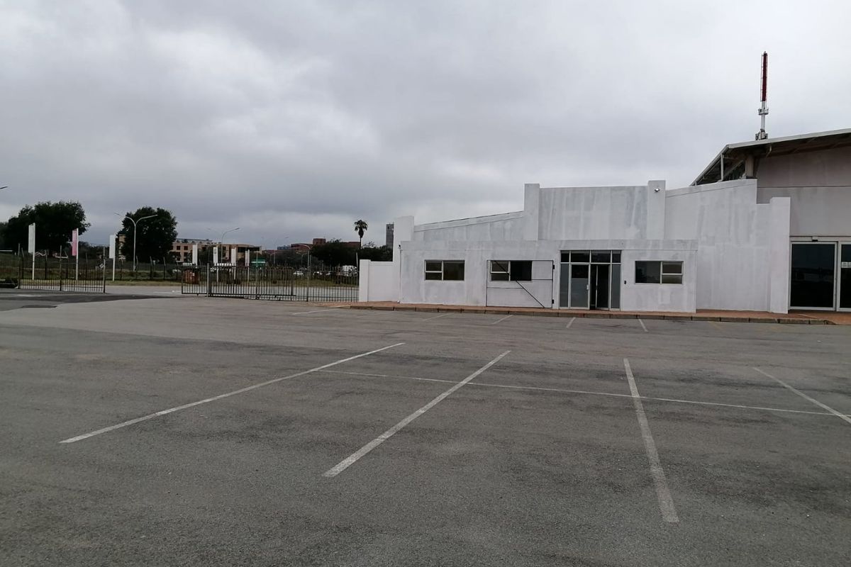 4650 SQUARE METERS COMMERCIAL BUSINESS PROPERTY FOR RENTAL - Photo 5