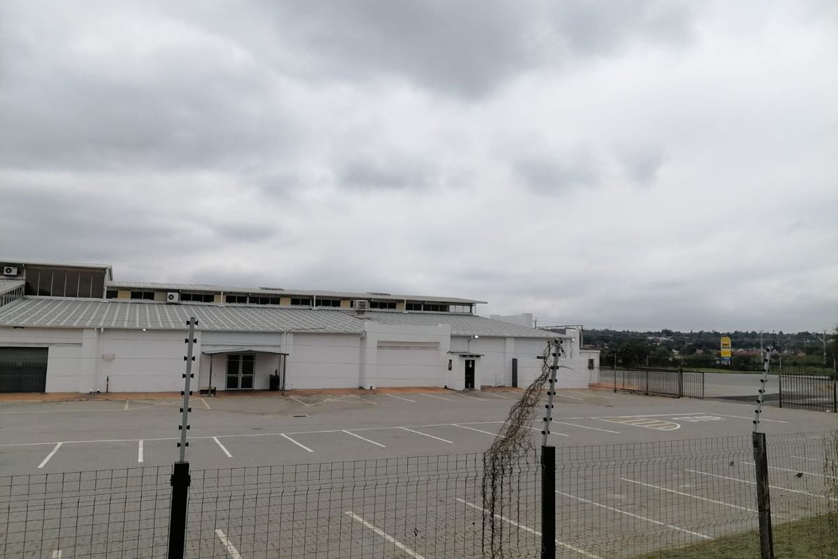 5000 SQUARE METERS COMMERCIAL BUSINESS PROPERTY FOR RENTAL - Photo 4