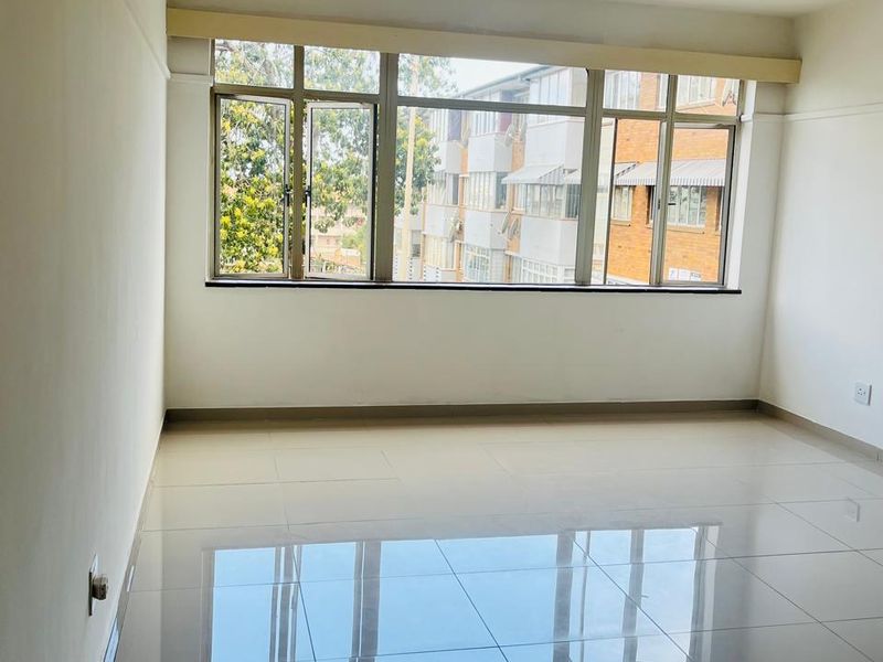 Bachelor apartment to Let in Glenwood - Photo 5