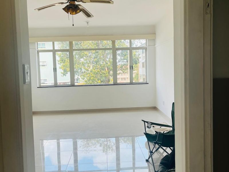 Bachelor apartment to Let in Glenwood - Photo 6