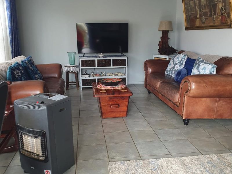 Elegant 3 Bedroom Townhouse in Secure Gated Community - Photo 3