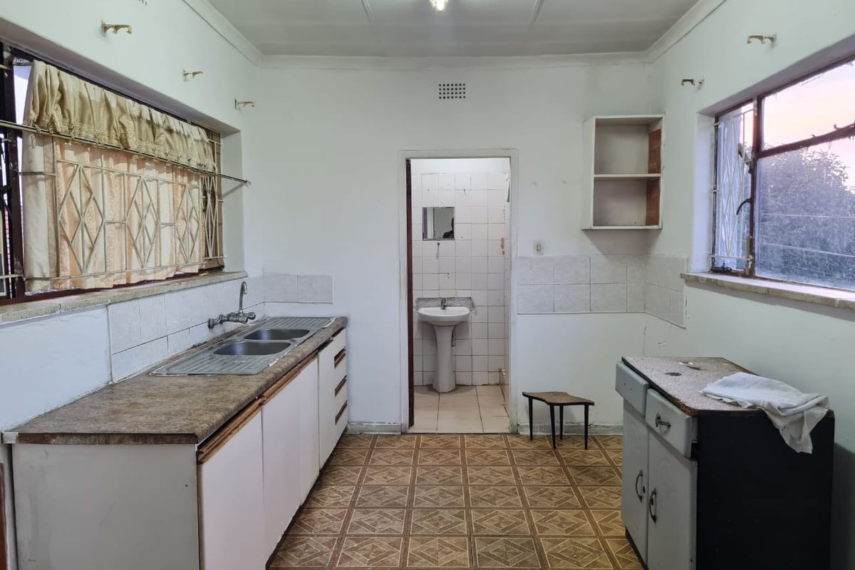 1 Bedroom Apartment - Photo 3