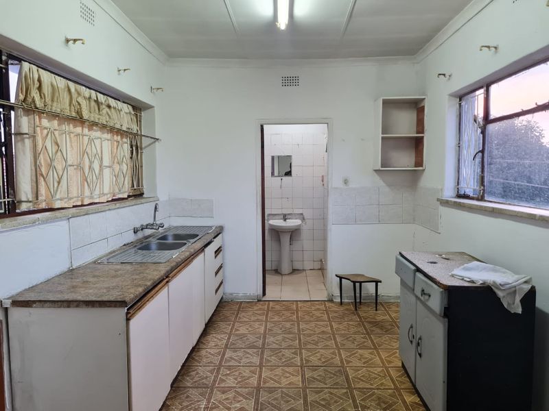 1 Bedroom Apartment - Photo 3