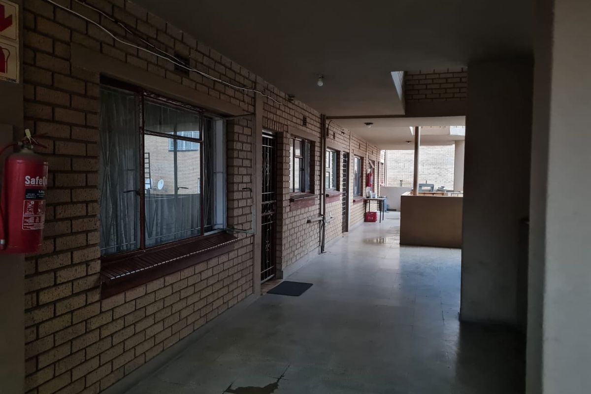 2 Bedroom Apartment - Photo 4