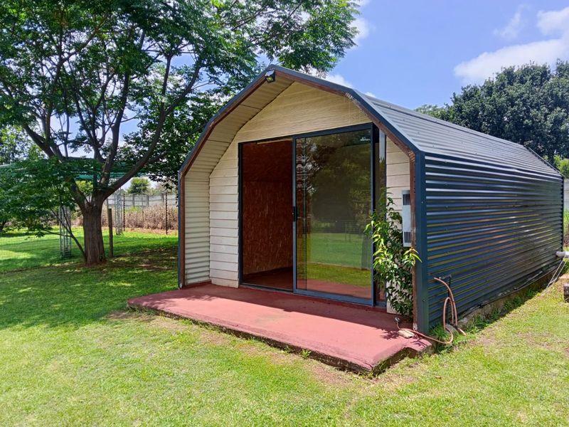 Bachelor/1-Bedroom Unit To Let on Agricultural Holding – R3,500 pm - Photo 4