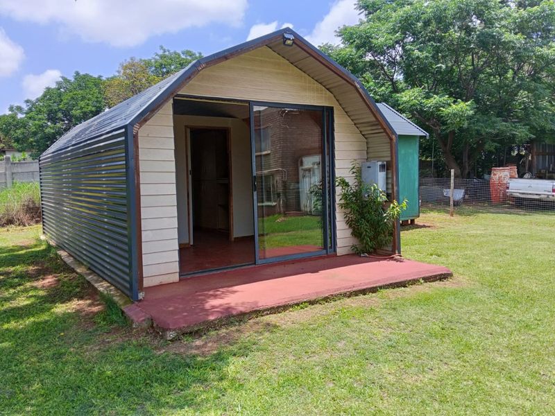 Bachelor/1-Bedroom Unit To Let on Agricultural Holding – R3,500 pm - Photo 2