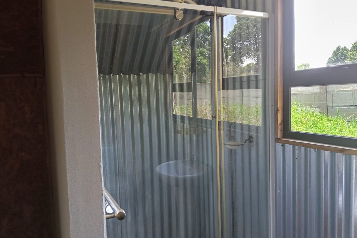 Bachelor/1-Bedroom Unit To Let on Agricultural Holding – R3,500 pm - Photo 5