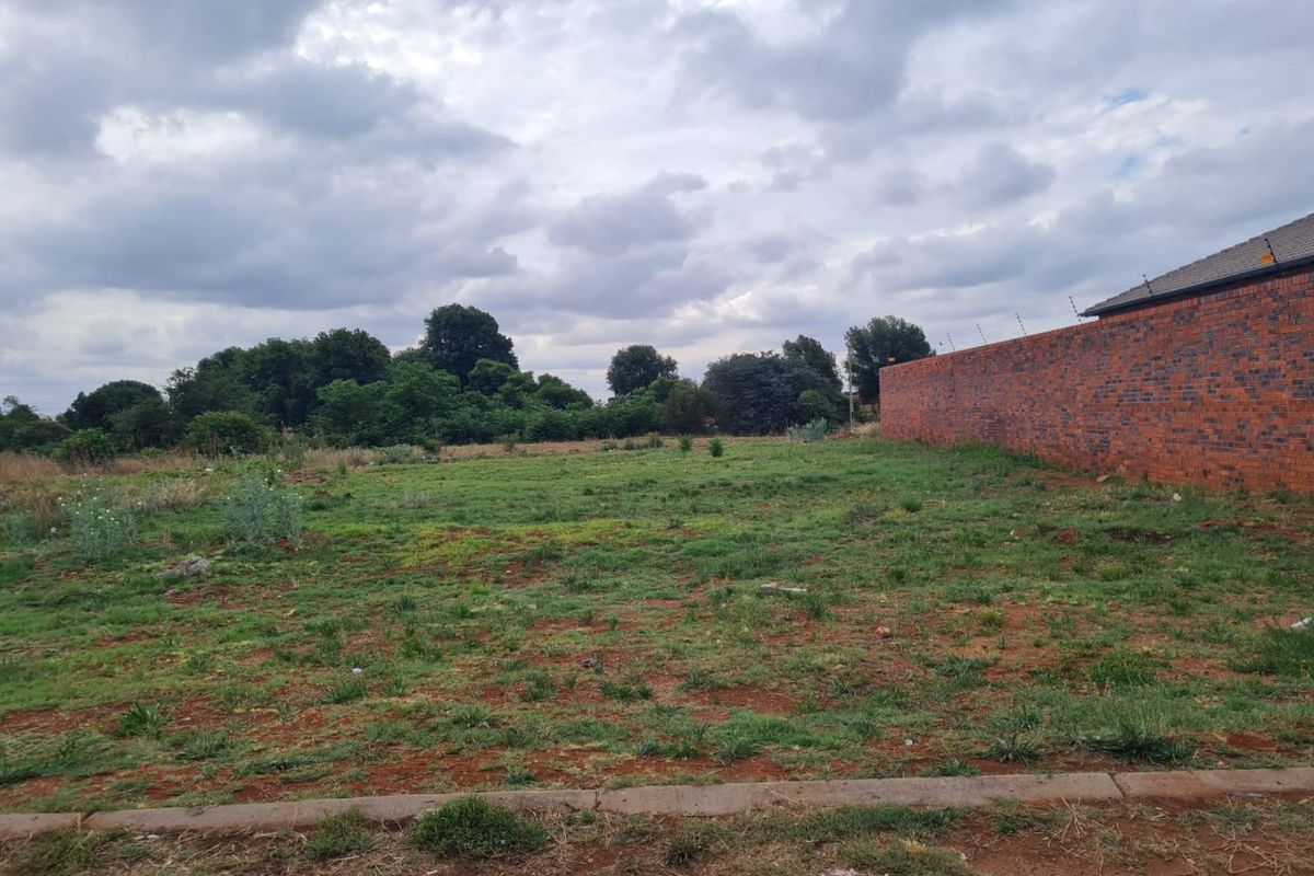 Excelllent size, Excellent price and an Excellent opportunity - Photo 2