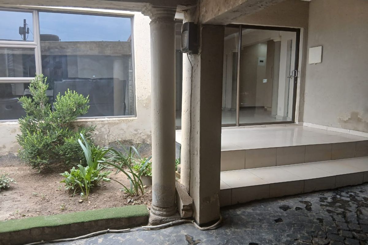 Spacious 3-Bedroom Rental Property in Naledi - Photo 3