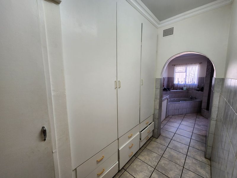 Big Recently Painted Family Home with Borehole - Photo 3